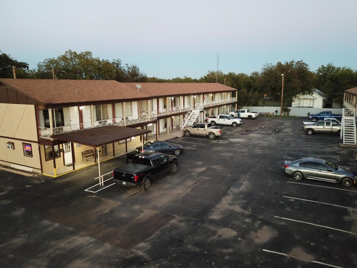 Executive Inn San Saba Exterior photo
